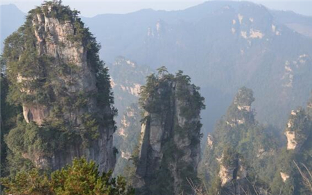 AGV智能充电站厂家说五一小长假,来一场说走就走的旅行